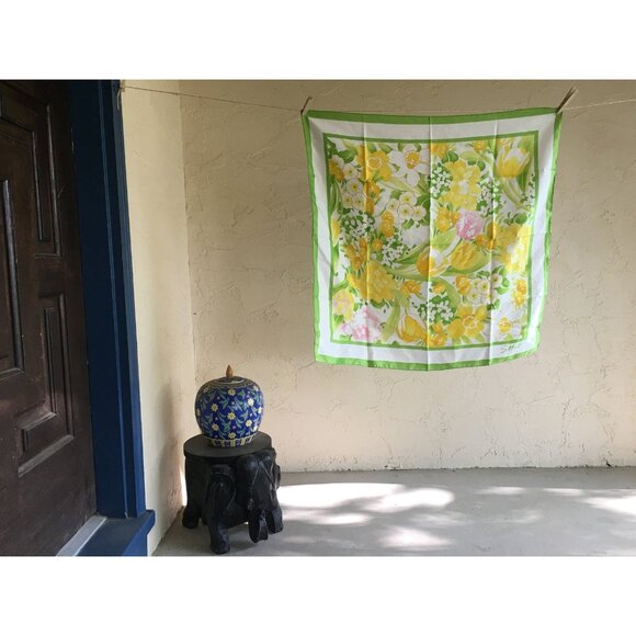 Vintage Avon Floral Scarf Square Hand-Rolled Edge SMKent Design 100% Acetate Jap - Picture 6 of 6